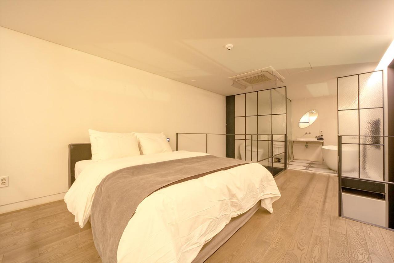 Hwaseong Js Boutique Hotel מראה חיצוני תמונה
