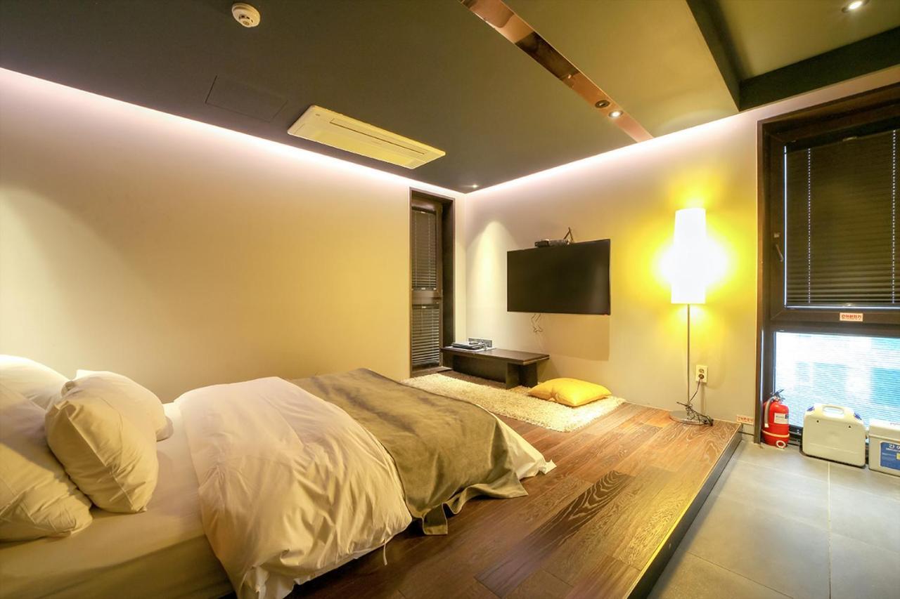 Hwaseong Js Boutique Hotel מראה חיצוני תמונה