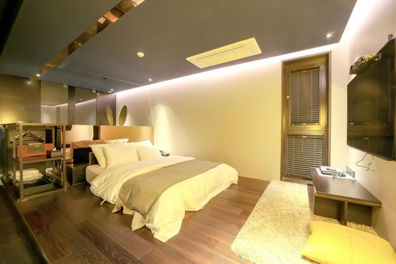 Hwaseong Js Boutique Hotel מראה חיצוני תמונה