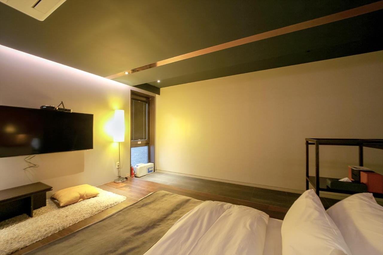 Hwaseong Js Boutique Hotel מראה חיצוני תמונה